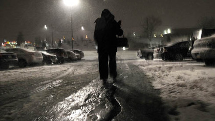 The big snow starts in earnest Friday night, as last minute shoppers at the Cranberry Mall head home.
