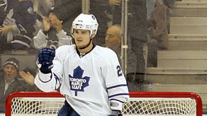 The Penguins acquired Toronto's Alexei Ponikarovsky.