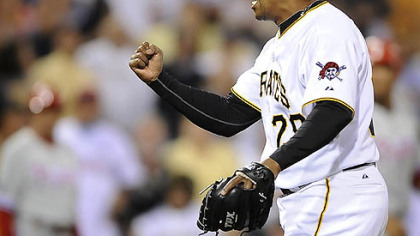 Pirates closer Octavio Dotel makes his bullpen rehabilitation session Thursday at McKechnie Field. Pitcher Ross Ohlendorf and pitching coach Joe Kerrigan are among those watching.