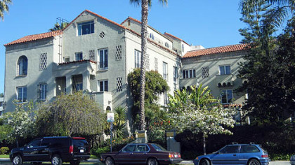 The Embassy Hotel Apartments are a bit off the beaten path but close to the beach, restaurants, shops and other attractions in Santa Monica, California.