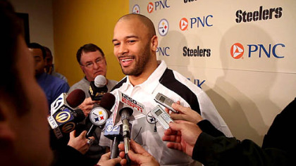 Linebacker Larry Foote speaks to the media after rejoining the Steeles.