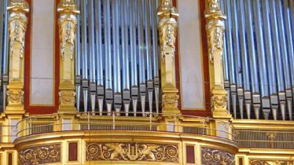 Pittsburgh Symphony music director Manfred Honeck leads the orchestra in a rehearsal in Vienna's famous Musikverein on Wednesday before the group's first concerts there.