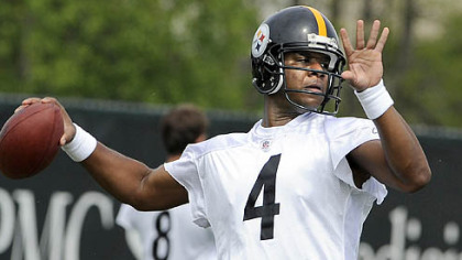 Steelers quarterback Byron Leftwich, above, took snaps with the first team for all five minicamp practices.