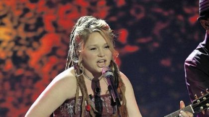 "American Idol" contestant Crystal Bowersox has the backing of people in the Toledo, Ohio, bars where she used to play.
