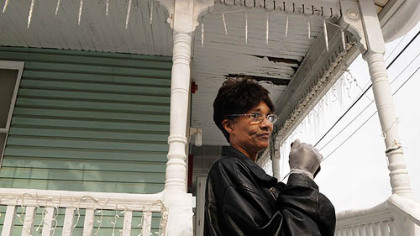 Floria Headen talks outside of her first floor apartment, at 428 N. Pennsylvania Ave., Greensburg, about the noises she heard from the second-floor unit. She said she called police Tuesday night, and police arrived but "did nothing."
