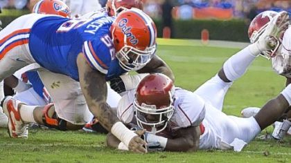 Florida center Maurkice Pouncey has a background as an offensive guard, too.