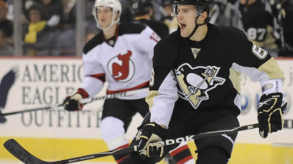 The Penguins re-signed defenseman Ben Lovejoy.