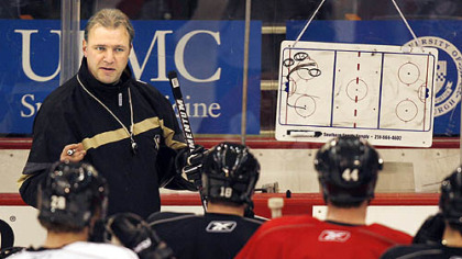 Former Penguins head coach Michel Therrien would like to return to the NHL.