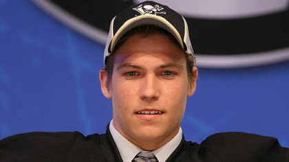 The Penguins drafted right winger Beau Bennett with the 20th overall pick in the NHL Draft Friday.