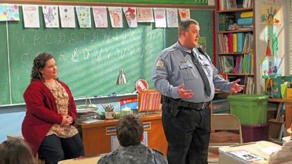 Former Pittsburgher Billy Gardell, right, and Melissa McCarthy play a couple who find love at an Overeaters Anonymous meeting in the new comedy "Mike & Molly," this fall on CBS.