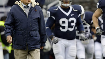 Penn State coach Joe Paterno 2009 file photo