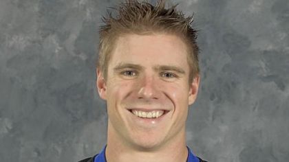 The Penguins signed former Lightning forward Ryan Craig.