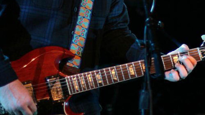 Jeff Tweedy led a Wilco marathon Sunday at Carnegie Music Hall.