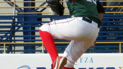 Luis Heredia pitches against South Korea in an international tournament Aug. 19 in Mazatlan.