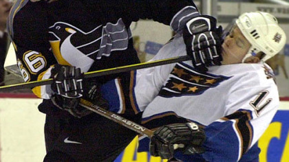 Mario Lemieux will lead a team of Penguins' alumni against Capitals alumni Dec. 31 at Heinz Field.