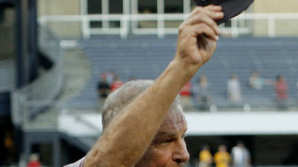 Braves manager Bobby Cox tips his cap to the crowd after a ceremony honoring Cox's last game in Pittsburgh. Cox announced earlier this year this will be his last season managing the team.