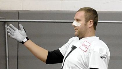 Steelers quarterback Ben Roethlisberger gestures to his teammate during practice at the team's South Side facility Wednesday.