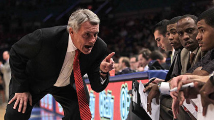 Maryland head coach Gary Williams talks to his team in the first half.