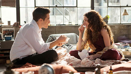 Jake Gyllenhaal and Anne Hathaway in "Love and Other Drugs."