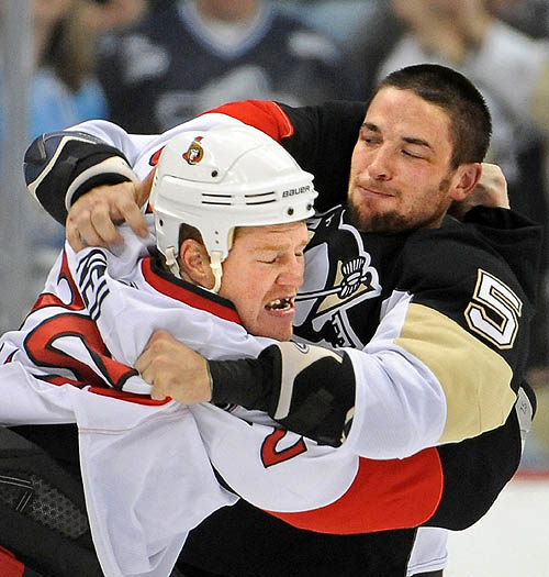 Chris Neil Senators