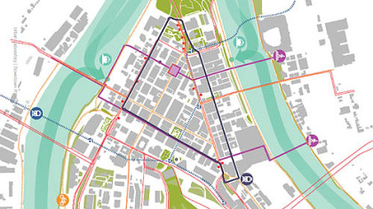 The tram route includes two pedestrian streets, in purple, and the proposed bicycle paths, in orange.