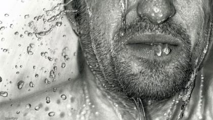 Surprising as it may seem, this is a pencil drawing by German artist Dirk Dzimirsky, who did this self-portrait after having his girlfriend photograph him under the shower.