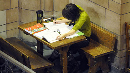 Elise Ramirez studies in the Cathedral of Learning, University of Pittsburgh.