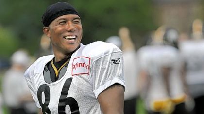 Steelers wide receiver Hines Ward was sworn in as a member of President Barack Obama's Advisory Commission on Asian Americans and Pacific Islanders yesterday.
